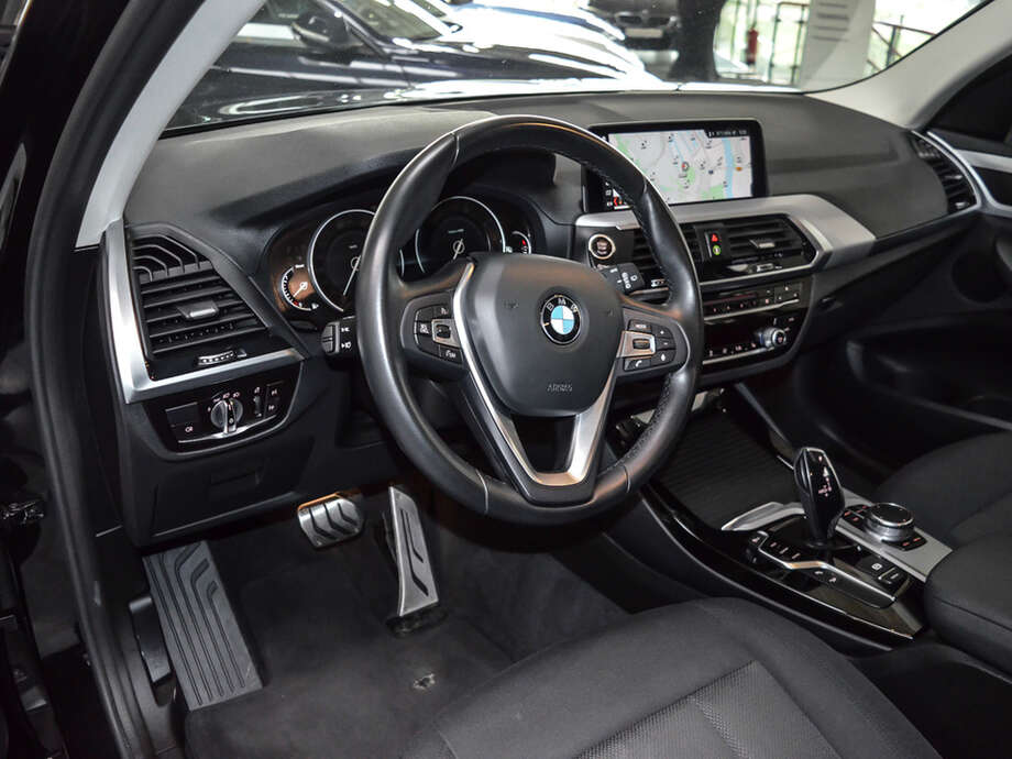 BMW X3 (Bild 8/17)