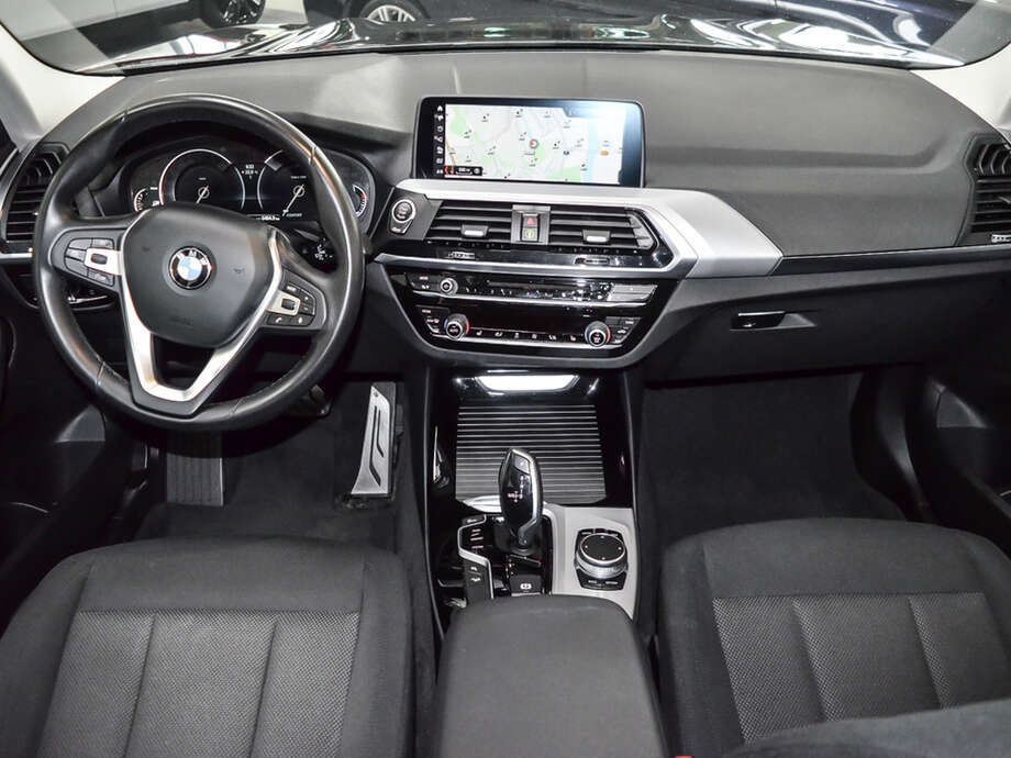 BMW X3 (Bild 9/17)