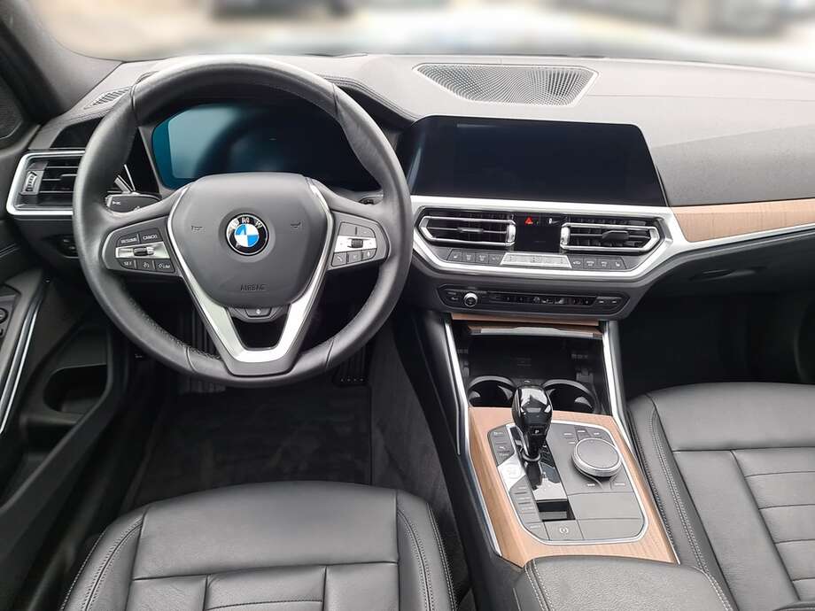 BMW 320d xDrive (Bild 12/24)
