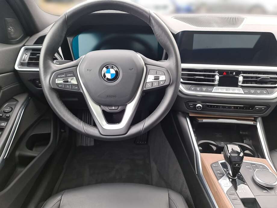 BMW 320d xDrive (Bild 13/24)