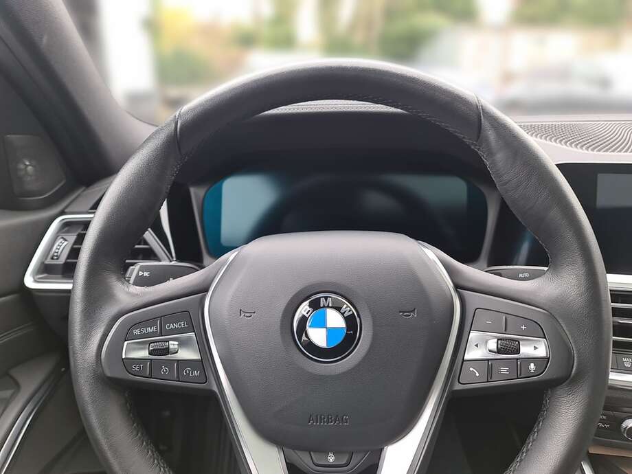 BMW 320d xDrive (Bild 14/24)