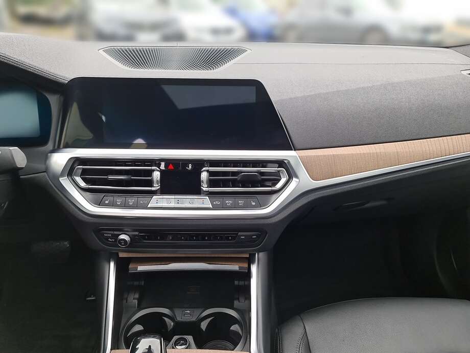 BMW 320d xDrive (Bild 15/24)