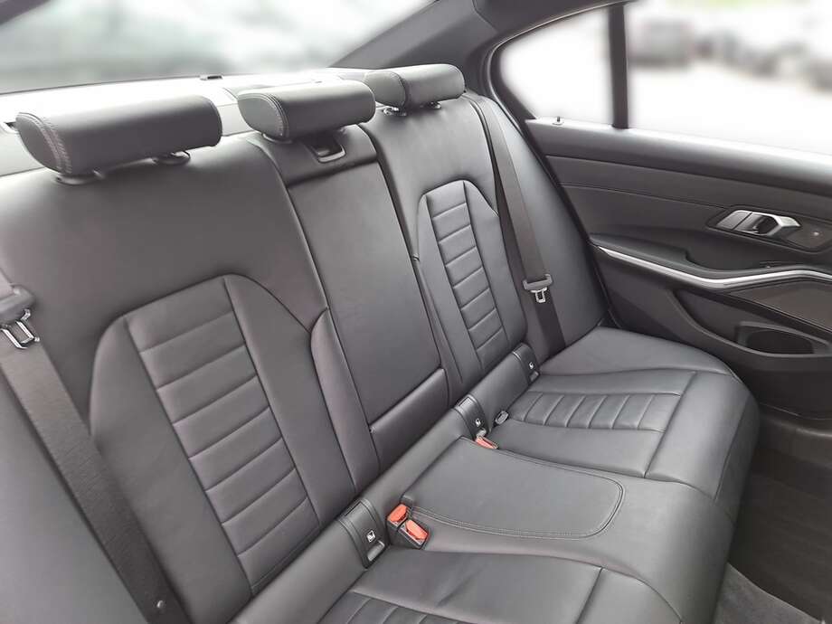 BMW 320d xDrive (Bild 18/24)