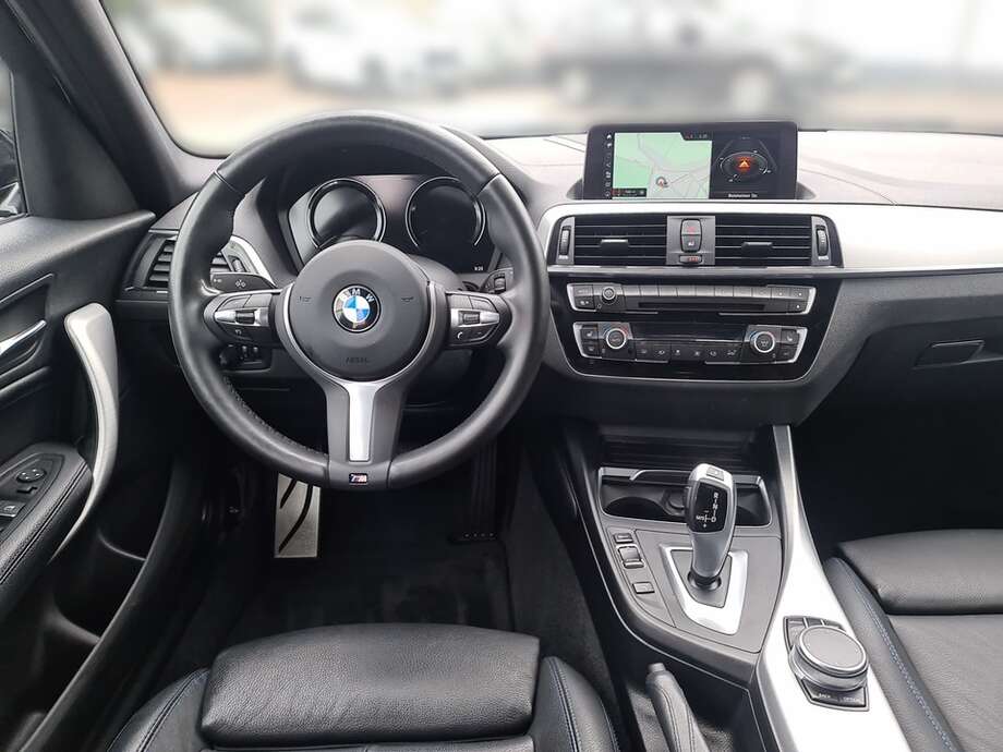 BMW 120d (Bild 11/24)