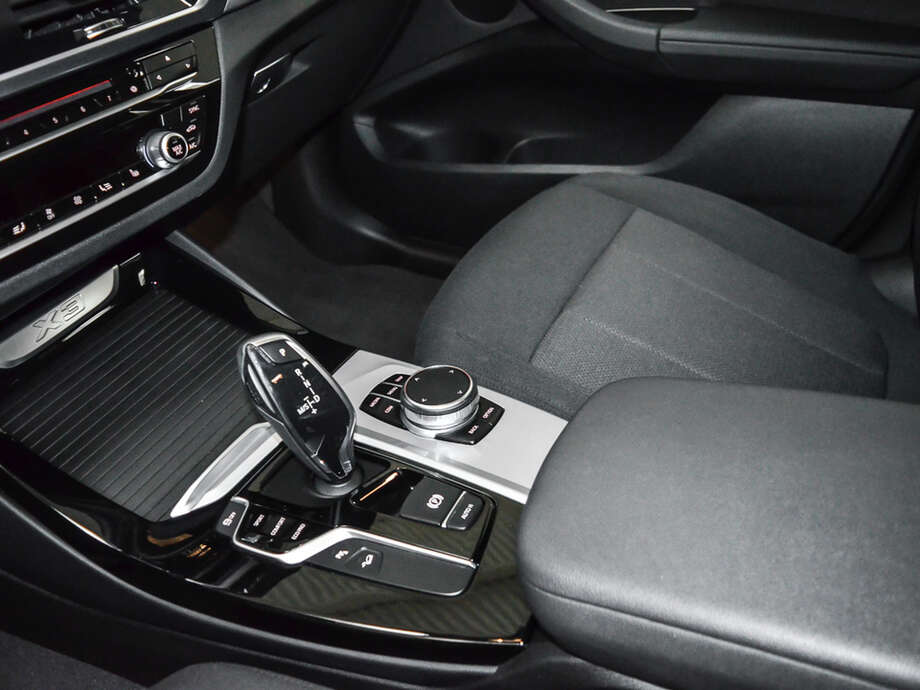 BMW X3 (Bild 12/17)