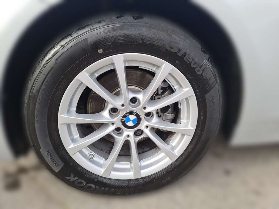 BMW 318i (Bild 9/24)