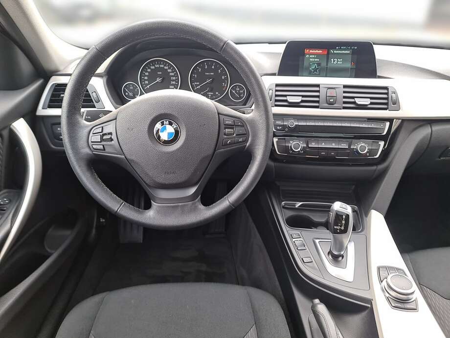 BMW 318i (Bild 13/24)