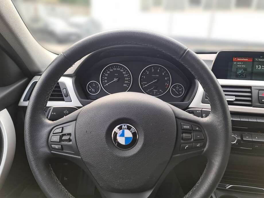BMW 318i (Bild 14/24)