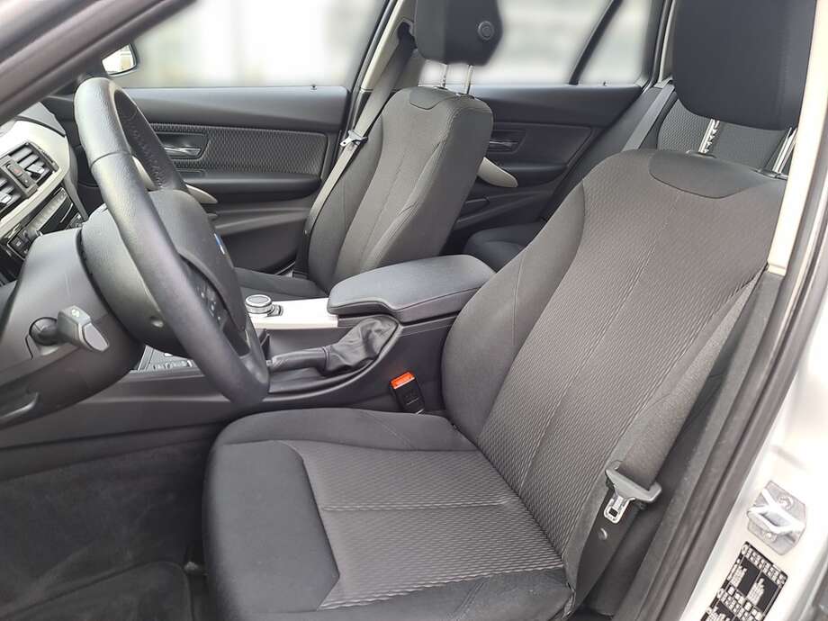 BMW 318i (Bild 16/24)