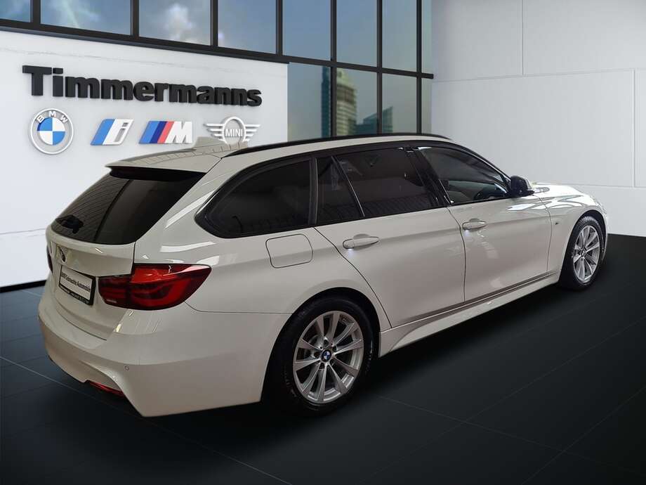 BMW 320d (Bild 6/24)