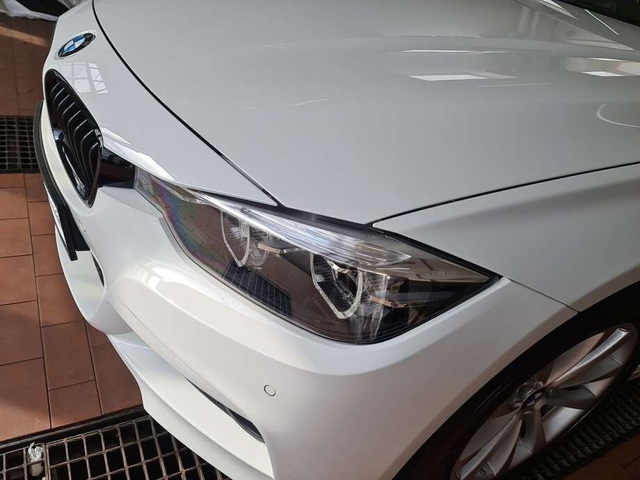 BMW 320d (Bild 8/24)