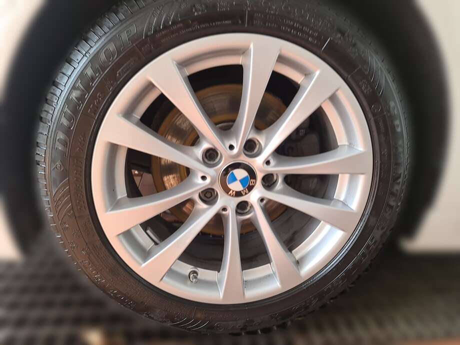 BMW 320d (Bild 9/24)