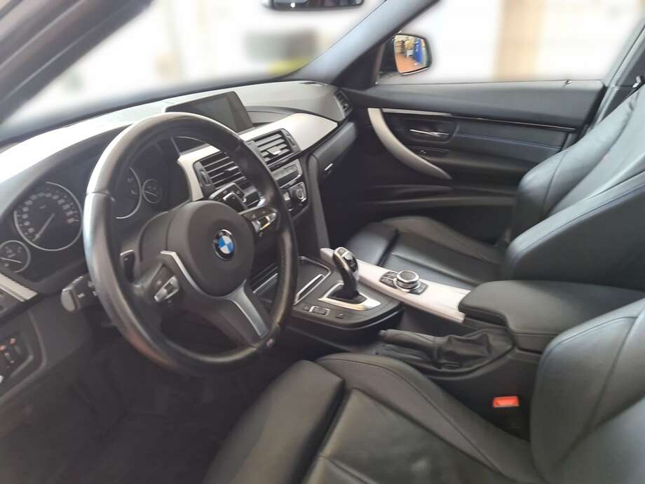 BMW 320d (Bild 10/24)