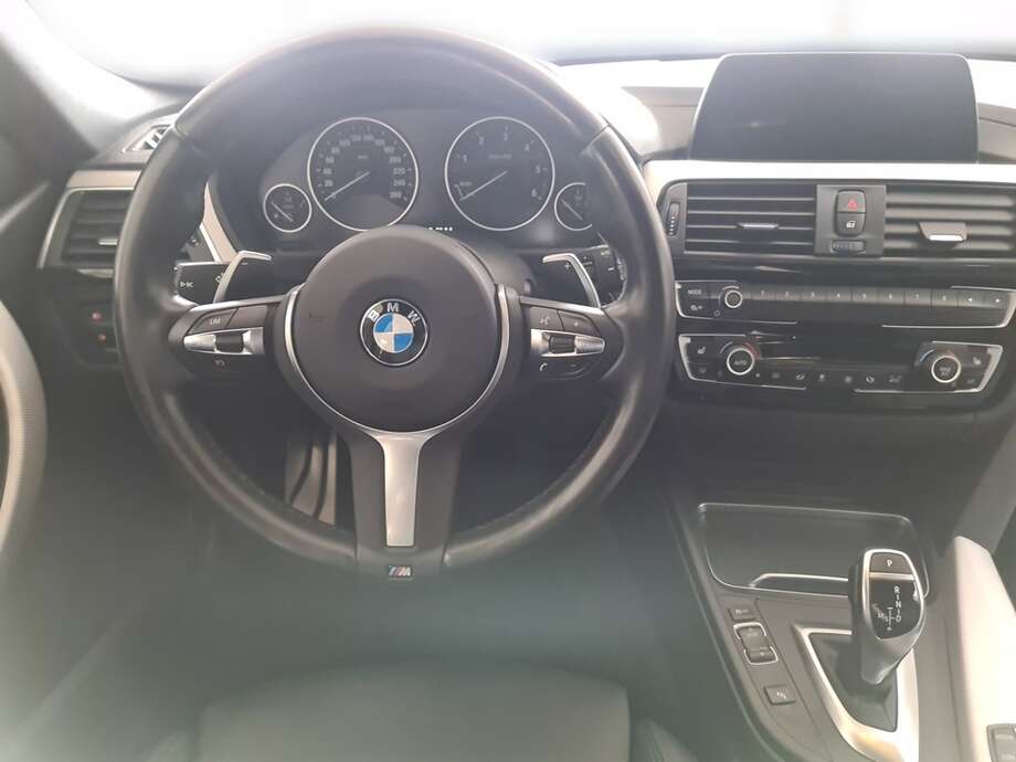 BMW 320d (Bild 13/24)