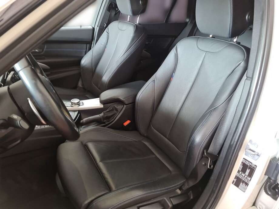 BMW 320d (Bild 16/24)