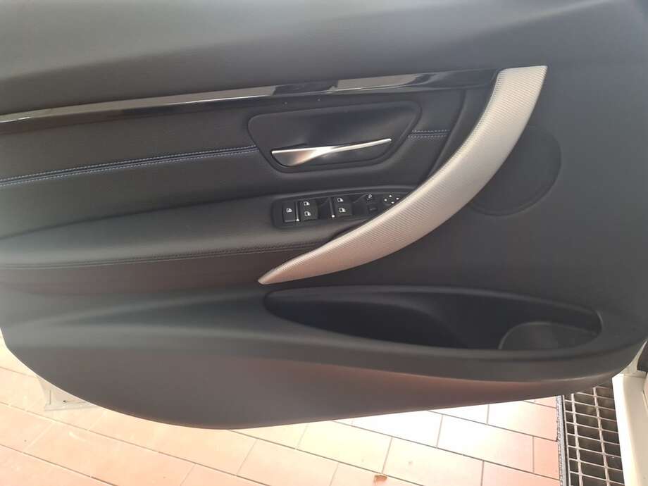 BMW 320d (Bild 22/24)