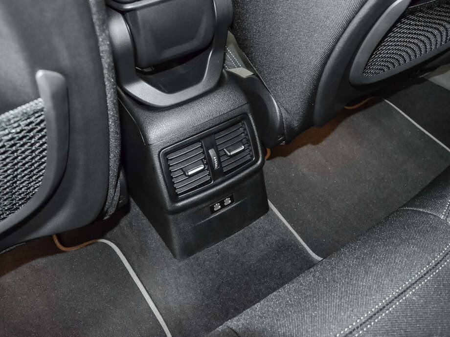 BMW X2 (Bild 17/18)