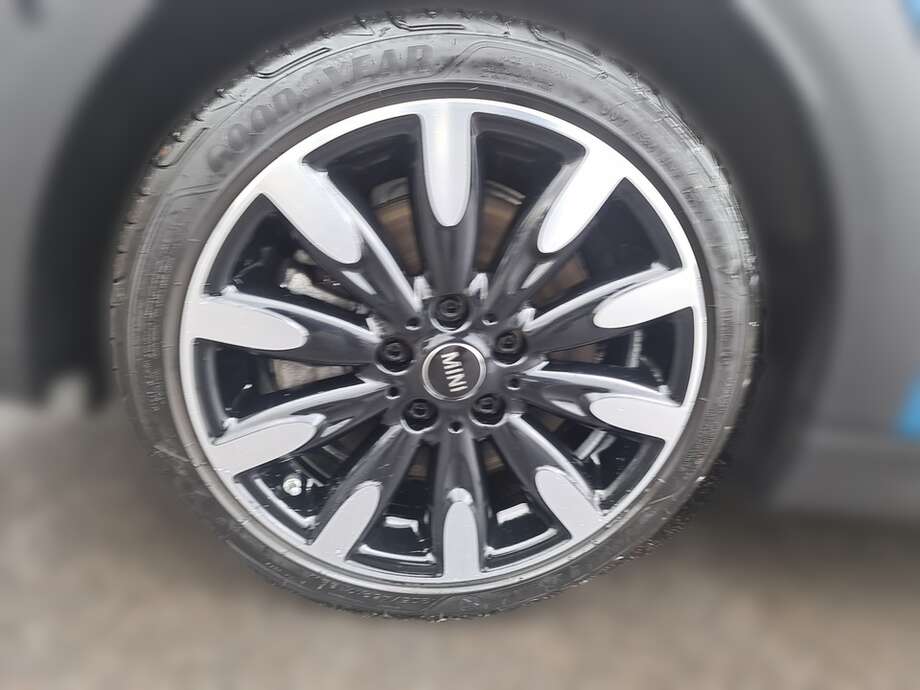 MINI Cooper S (Bild 9/24)