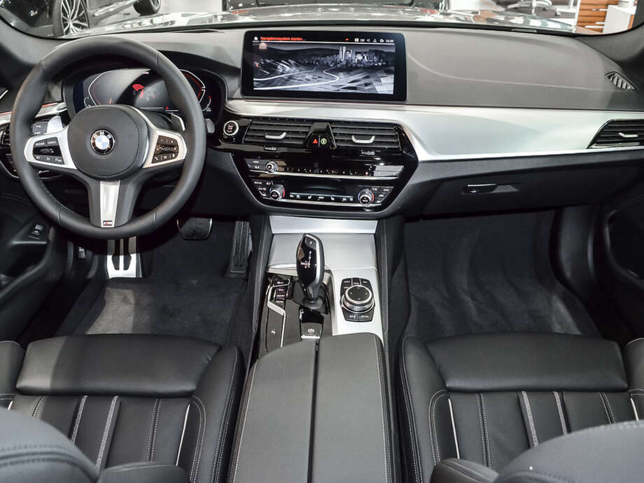 BMW 520d xDrive (Bild 6/16)