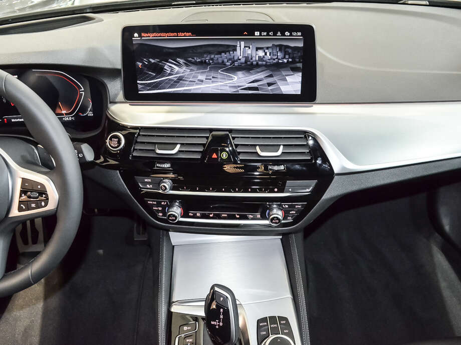 BMW 520d xDrive (Bild 7/16)