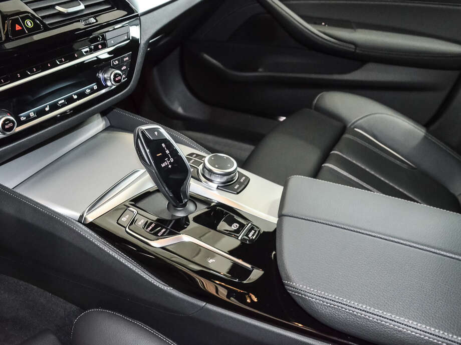BMW 520d xDrive (Bild 9/16)