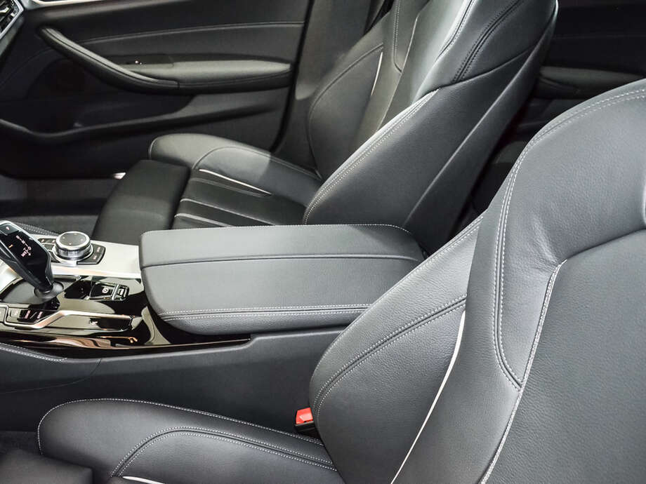 BMW 520d xDrive (Bild 11/16)