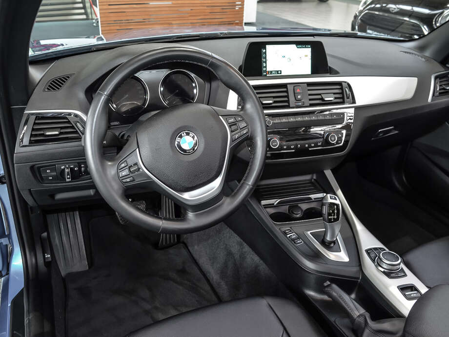 BMW 218i (Bild 8/15)