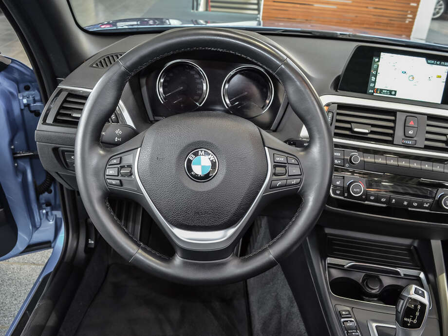 BMW 218i (Bild 10/15)