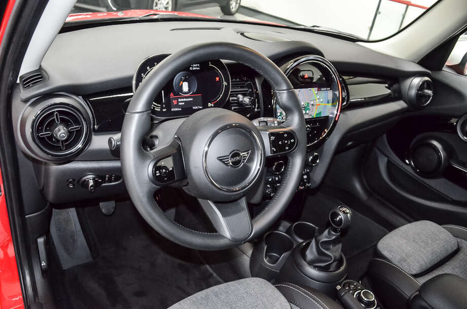 MINI Cooper (Bild 8/18)