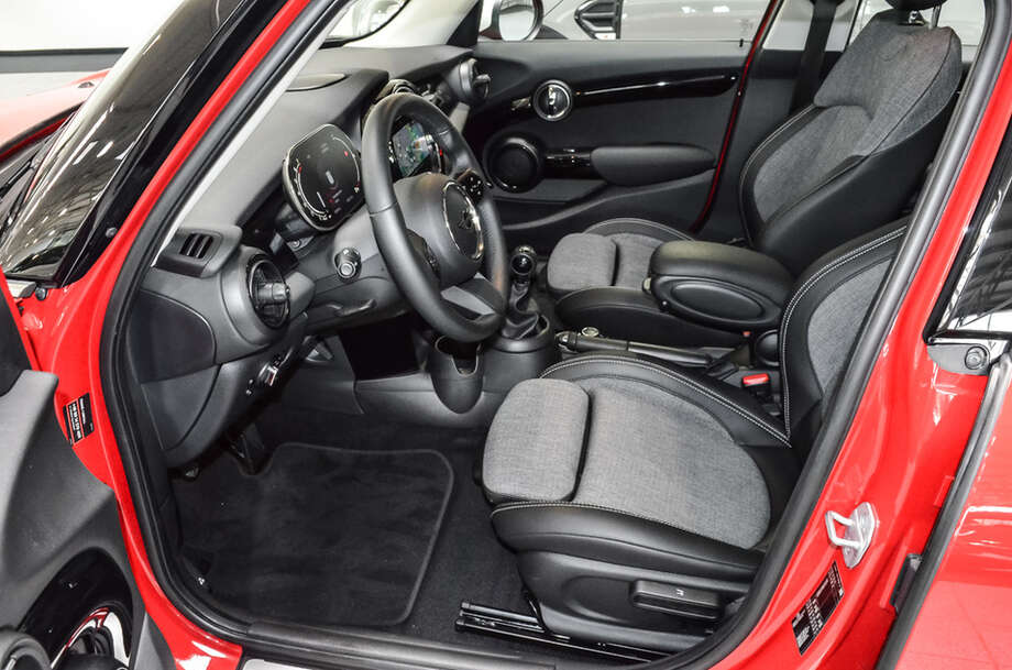 MINI Cooper (Bild 15/18)