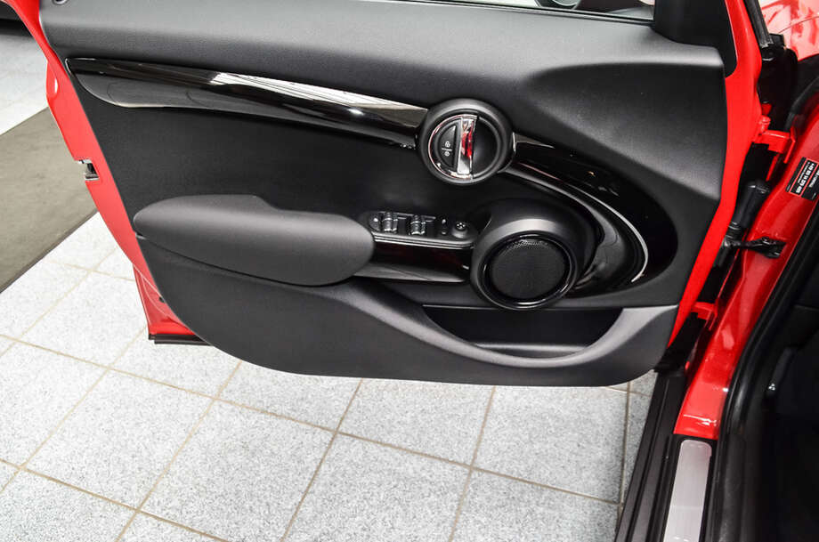 MINI Cooper (Bild 17/18)