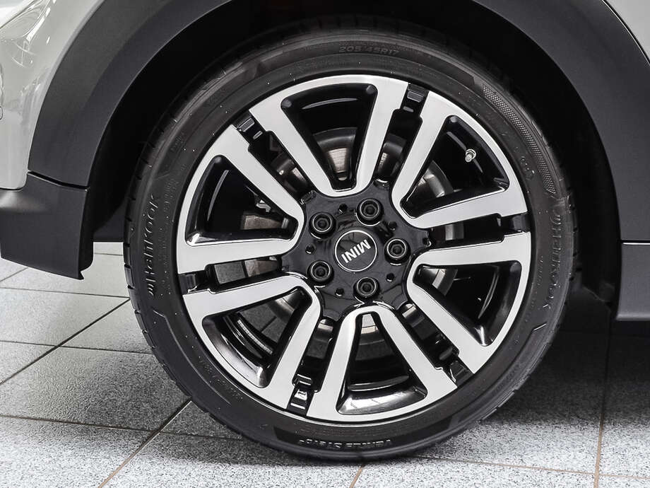 MINI Cooper (Bild 6/17)