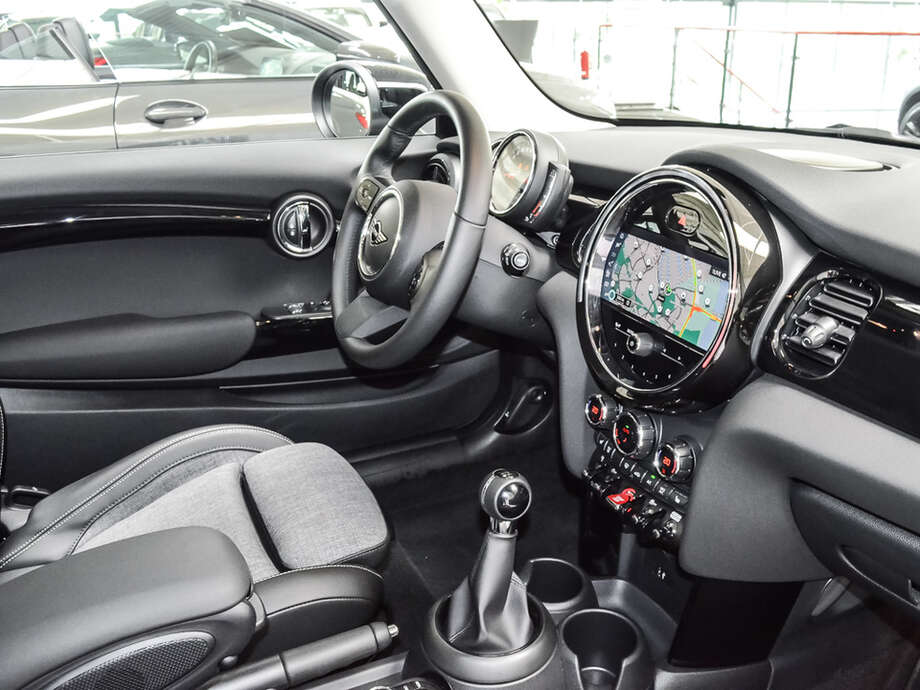 MINI Cooper (Bild 7/17)
