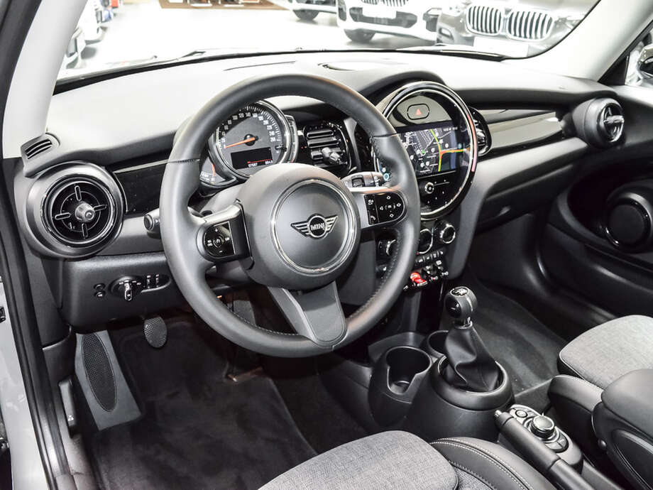 MINI Cooper (Bild 8/17)
