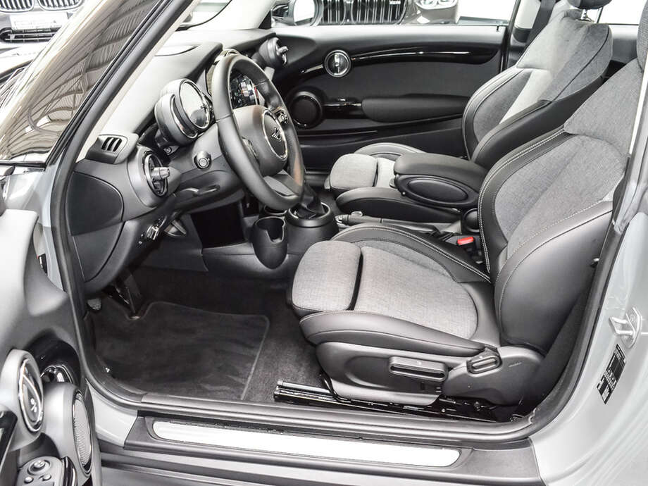 MINI Cooper (Bild 15/17)