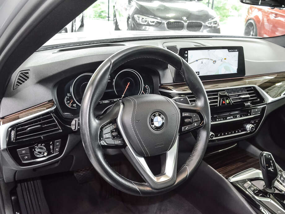 BMW 540d xDrive (Bild 8/18)