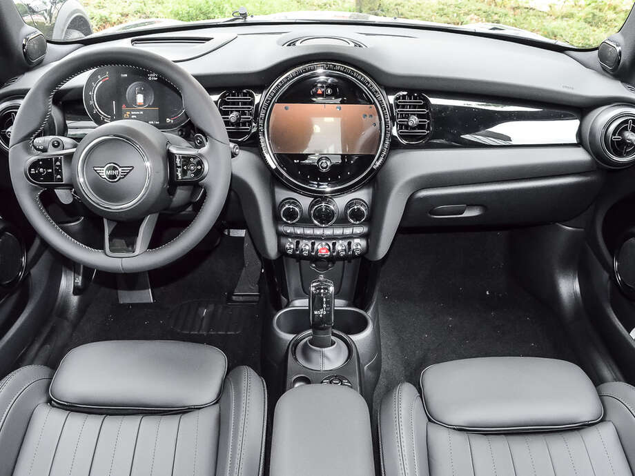 MINI Cooper S (Bild 6/17)