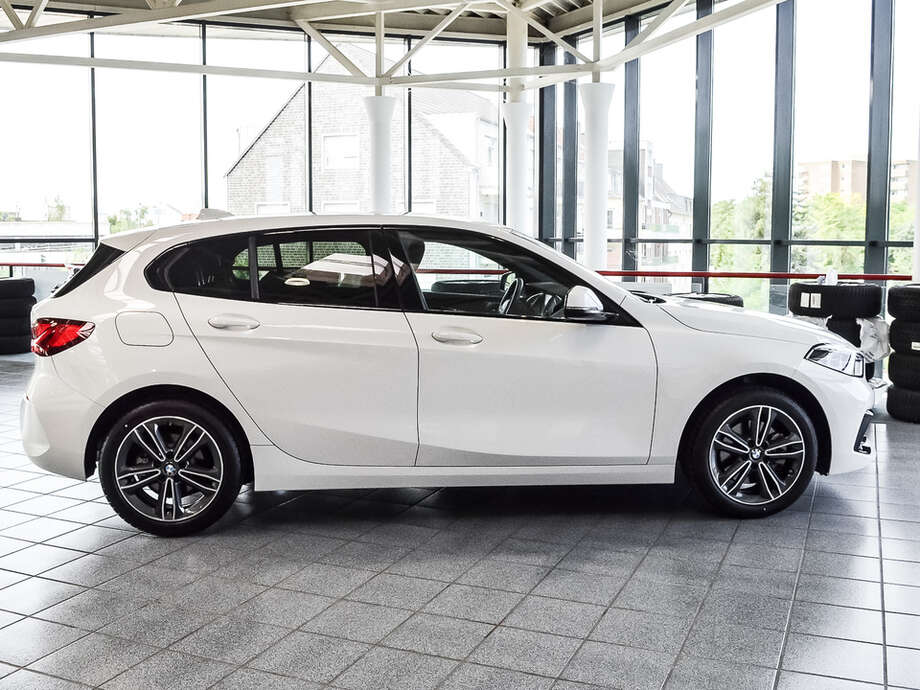 BMW 118i (Bild 4/18)