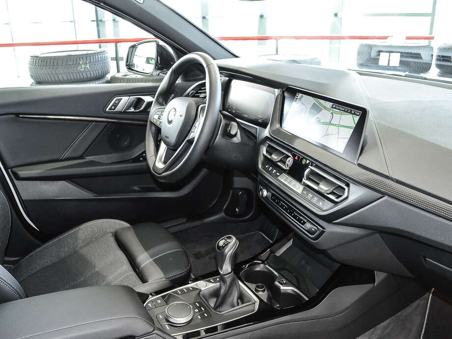 BMW 118i (Bild 8/18)