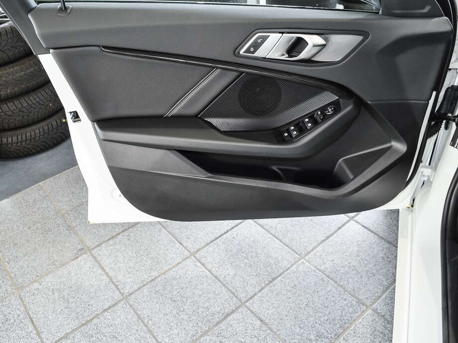 BMW 118i (Bild 17/18)
