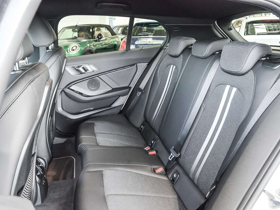 BMW 118i (Bild 18/18)