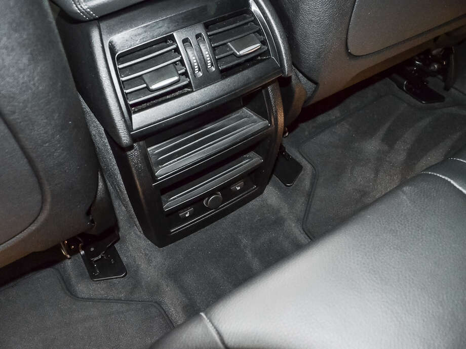 BMW X6 (Bild 19/21)