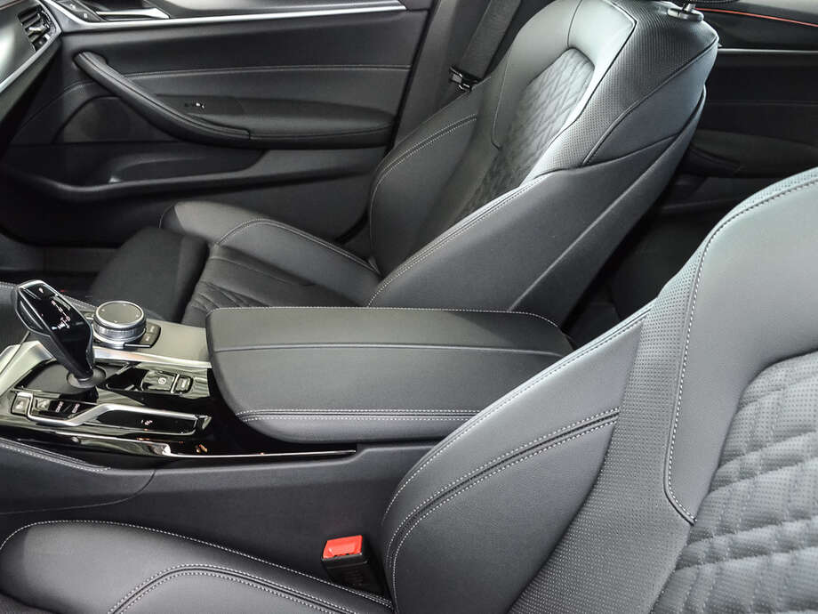 BMW 520d xDrive (Bild 14/17)