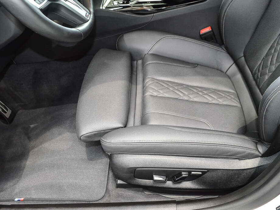 BMW 520d xDrive (Bild 16/17)
