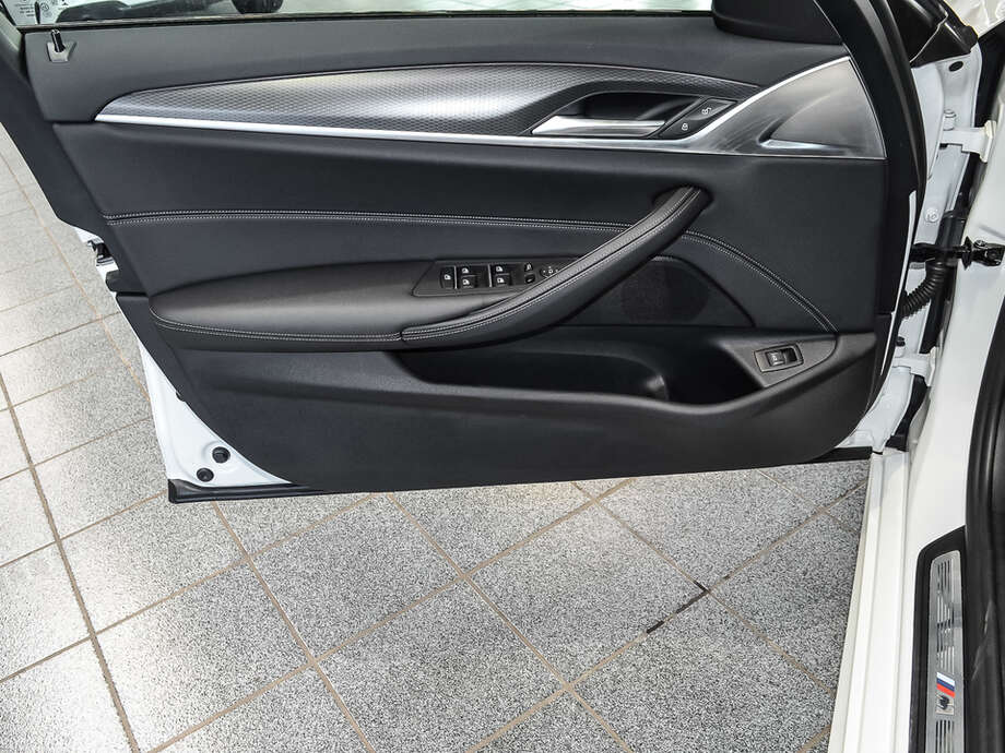 BMW 520d xDrive (Bild 17/17)