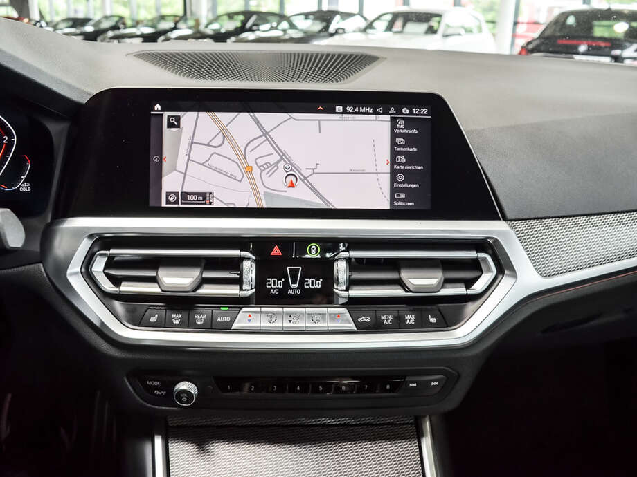 BMW 320d (Bild 10/19)