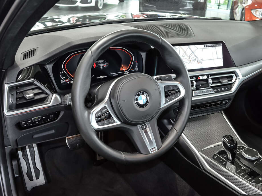 BMW 320d (Bild 12/19)