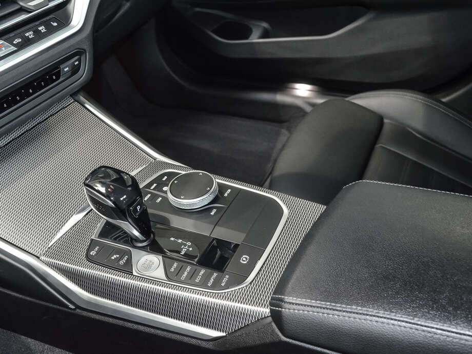 BMW 320d (Bild 13/19)