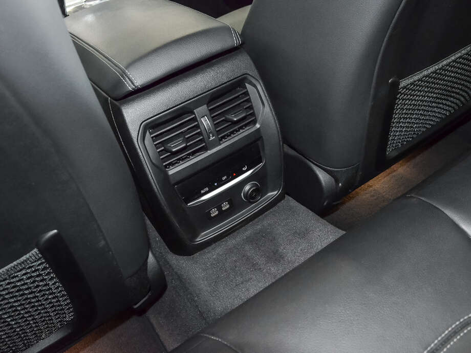 BMW 320d (Bild 18/19)