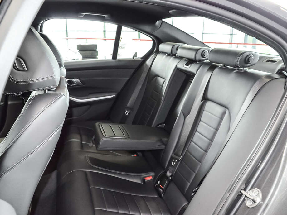 BMW 320d (Bild 19/19)